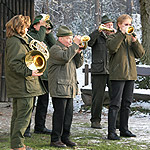 Jagdhornbläsergruppe im Winter